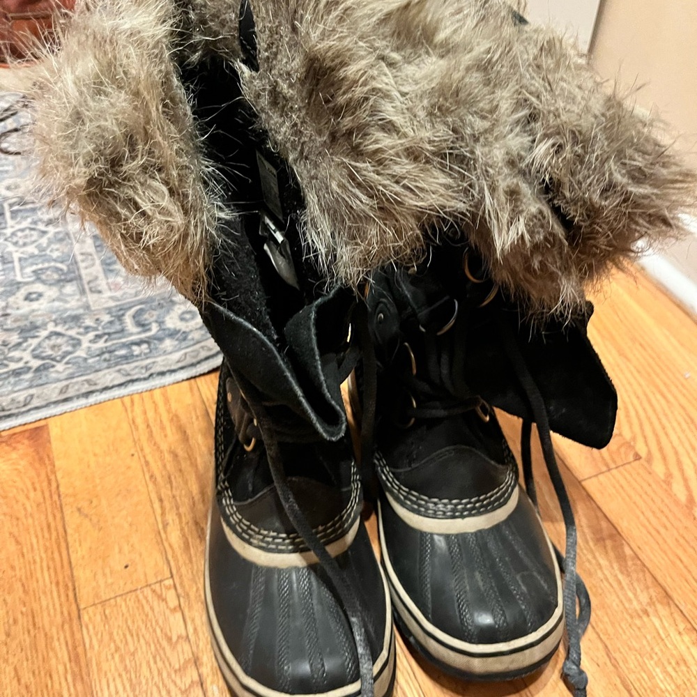 Sorel Black and Cream Winter Boots